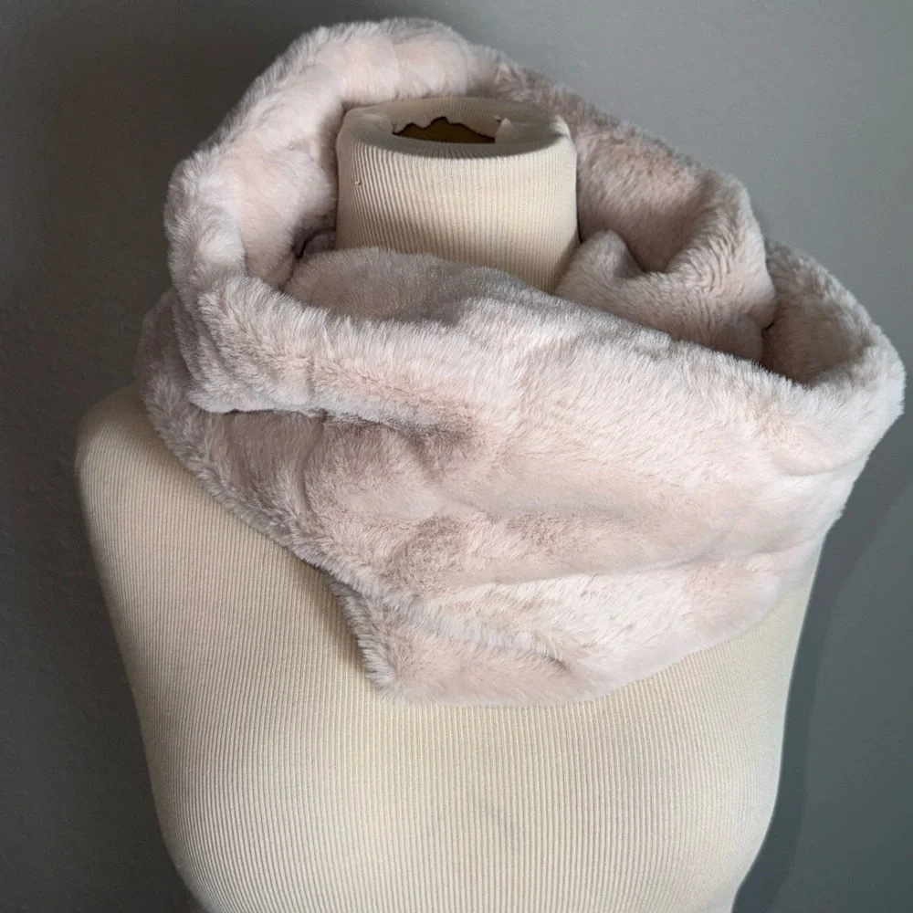 Coco+Carmen Scarf Wrap Shawl Beige, Faux Fur